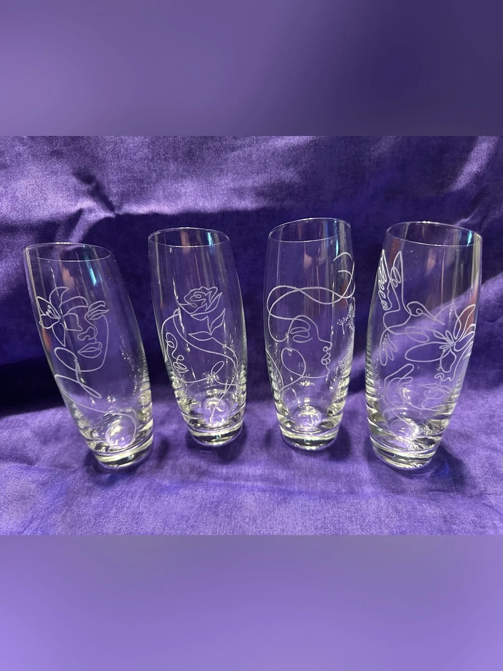 Elegant Floral Etched Glass wine decanter and matching glasses - Clear